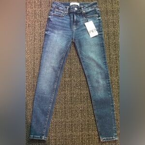 NWT Zara Basic Dark Wash Skinny Jeans size 4